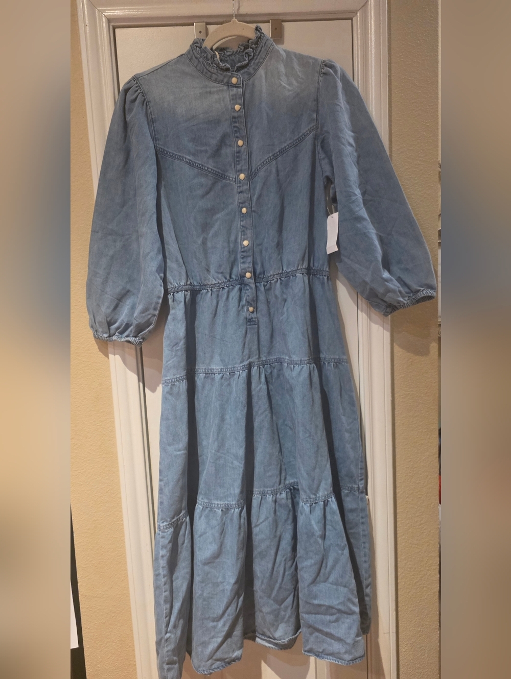 Light Blue Denim Tiered Midi Dress with Ruffle Collar (M)